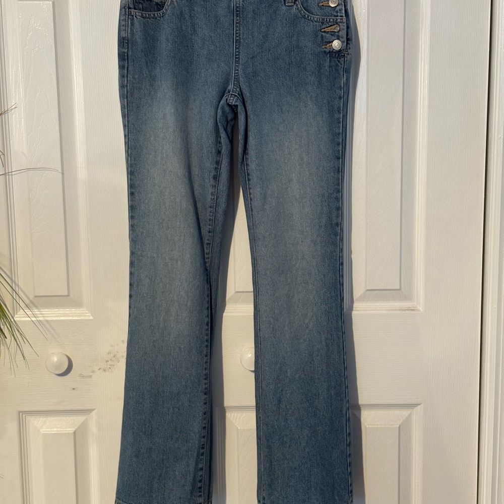 GAP Blue Straight Leg Jeans with Classic Style
